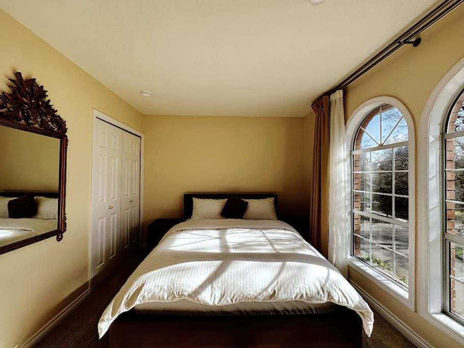 Super Cosy 8Bed & 6Bath in Vancouver heart near to airport and DownTown
