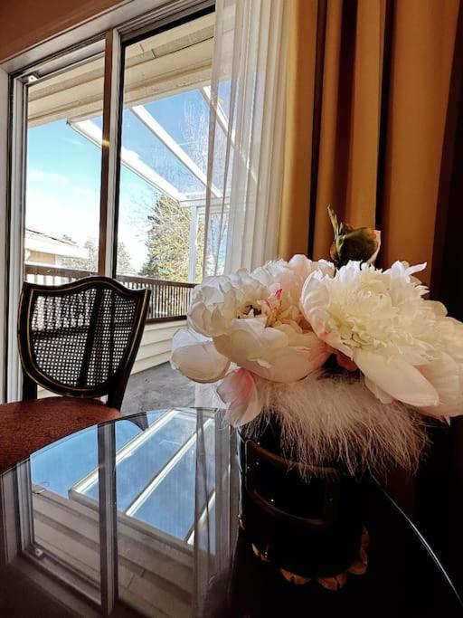 Super Cosy 8Bed & 6Bath in Vancouver heart near to airport and DownTown