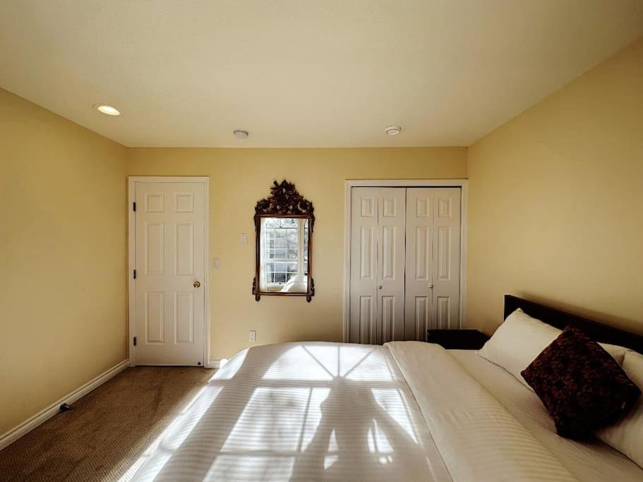 Super Cosy 8Bed & 6Bath in Vancouver heart near to airport and DownTown