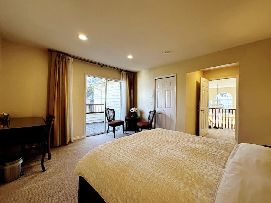 Super Cosy 8Bed & 6Bath in Vancouver heart near to airport and DownTown