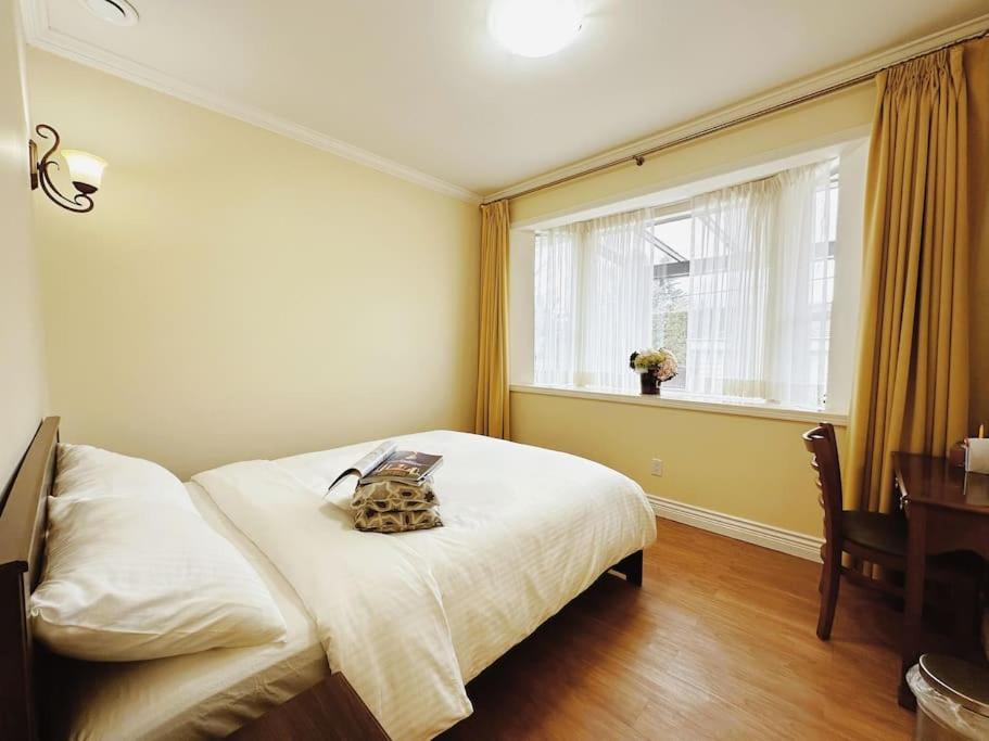 Super Cosy 8Bed & 6Bath in Vancouver heart near to airport and DownTown