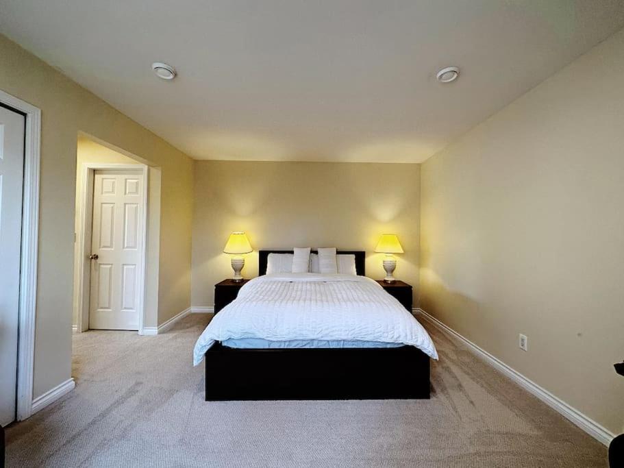 Super Cosy 8Bed & 6Bath in Vancouver heart near to airport and DownTown