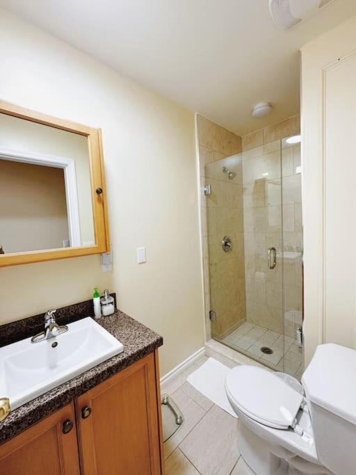 Super Cosy 8Bed & 6Bath in Vancouver heart near to airport and DownTown