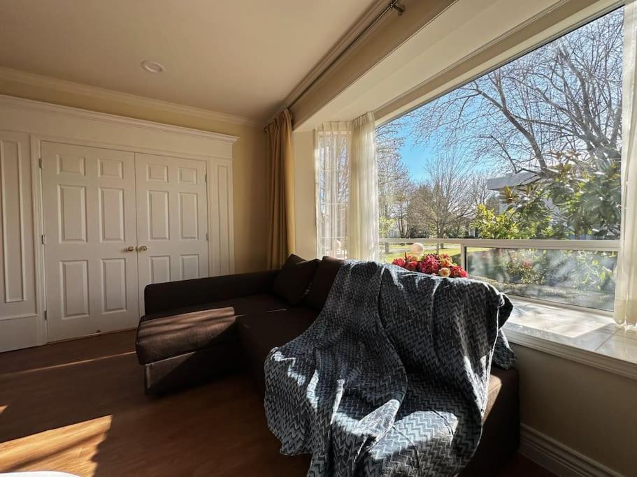 Super Cosy 8Bed & 6Bath in Vancouver heart near to airport and DownTown