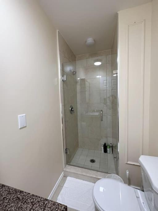 Super Cosy 8Bed & 6Bath in Vancouver heart near to airport and DownTown