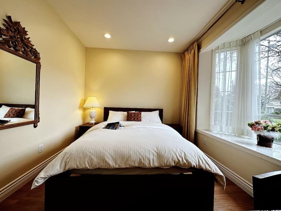 Super Cosy 8Bed & 6Bath in Vancouver heart near to airport and DownTown