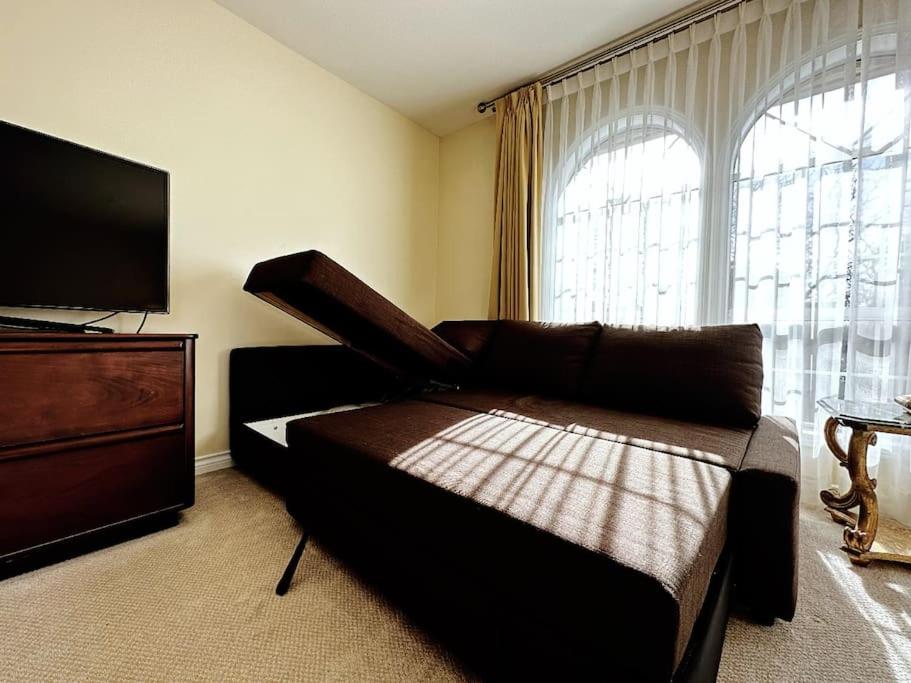 Super Cosy 8Bed & 6Bath in Vancouver heart near to airport and DownTown