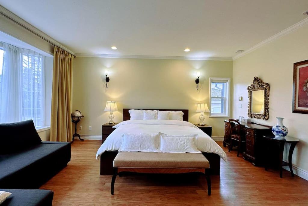 Super Cosy 8Bed & 6Bath in Vancouver heart near to airport and DownTown