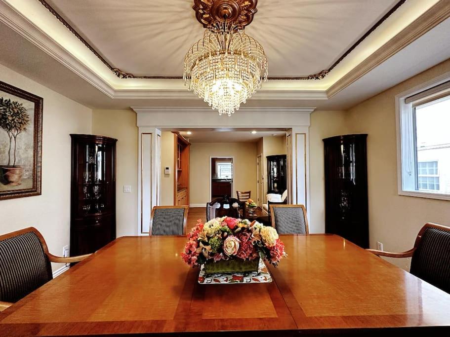Super Cosy 8Bed & 6Bath in Vancouver heart near to airport and DownTown