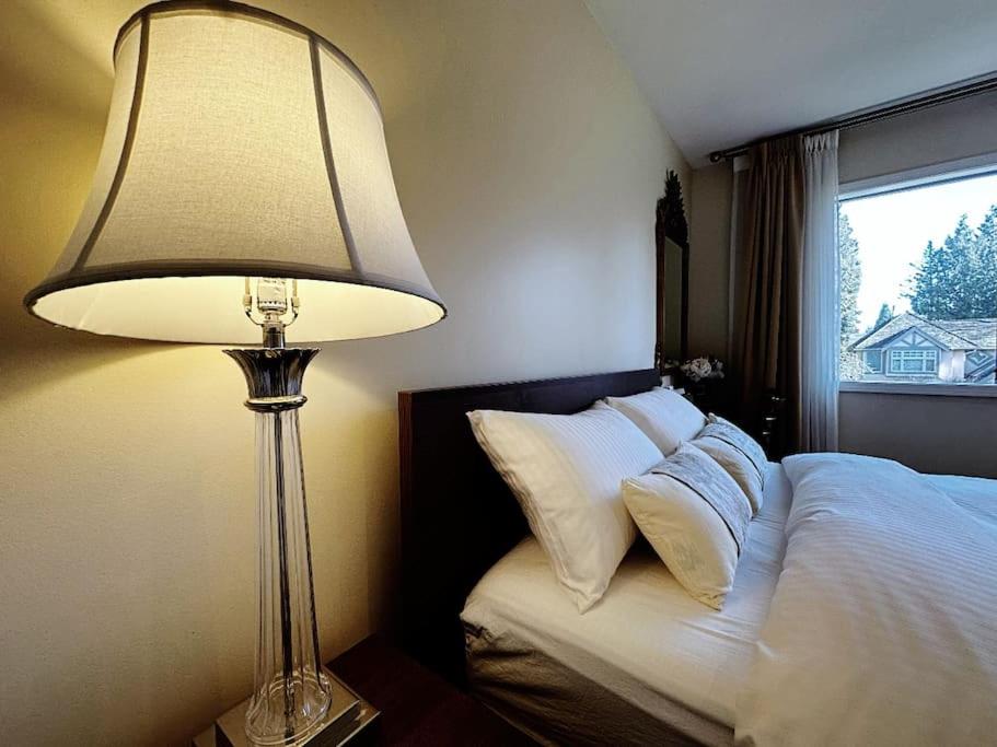 Super Cosy 8Bed & 6Bath in Vancouver heart near to airport and DownTown
