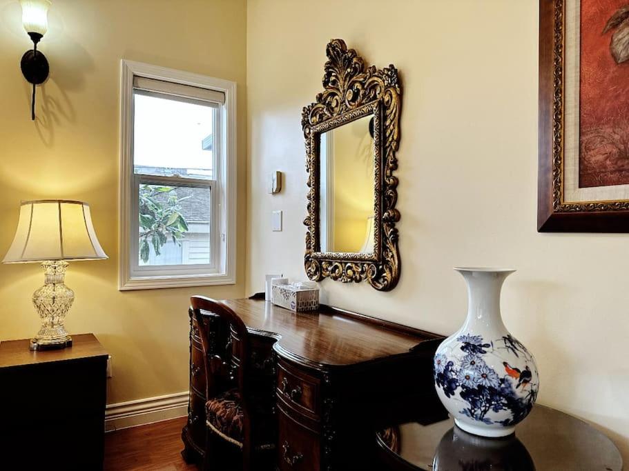 Super Cosy 8Bed & 6Bath in Vancouver heart near to airport and DownTown