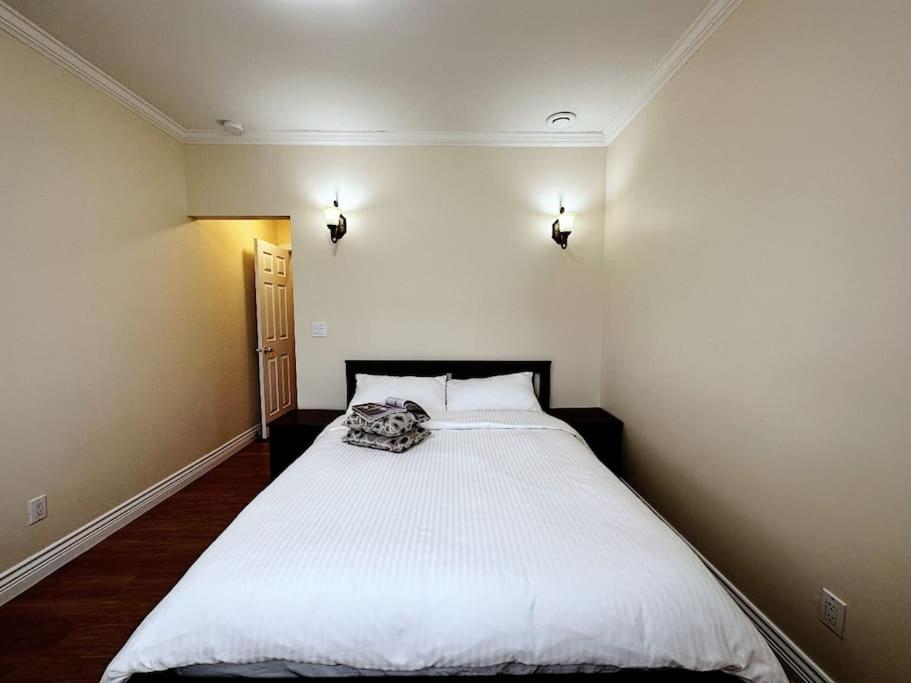 Super Cosy 8Bed & 6Bath in Vancouver heart near to airport and DownTown