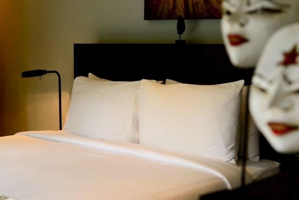 Villa De Suma - Fully Staffed Luxury Stay in Prime Seminyak, Walk to Beach view 4