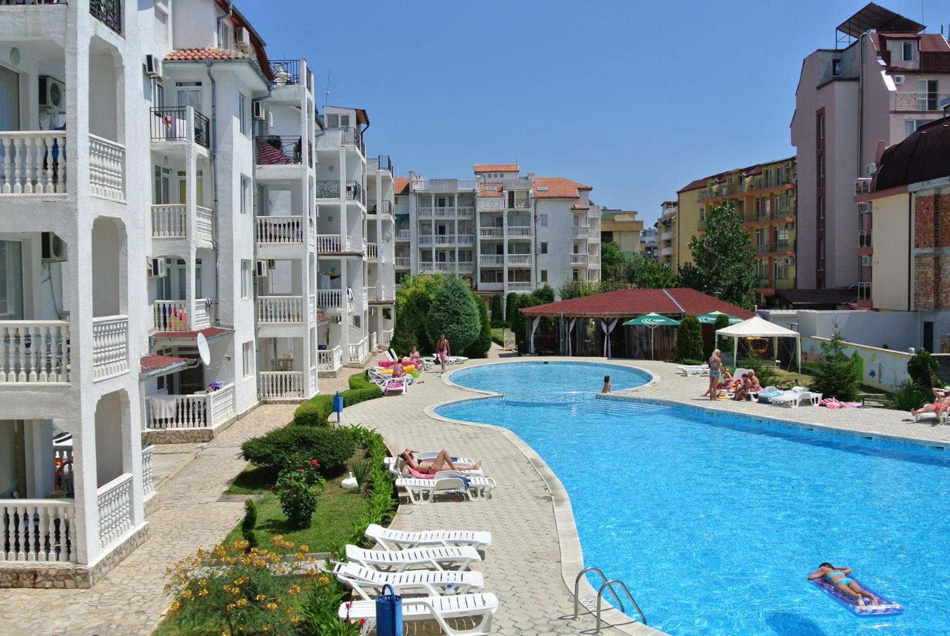 Bravo 5 Holiday Home