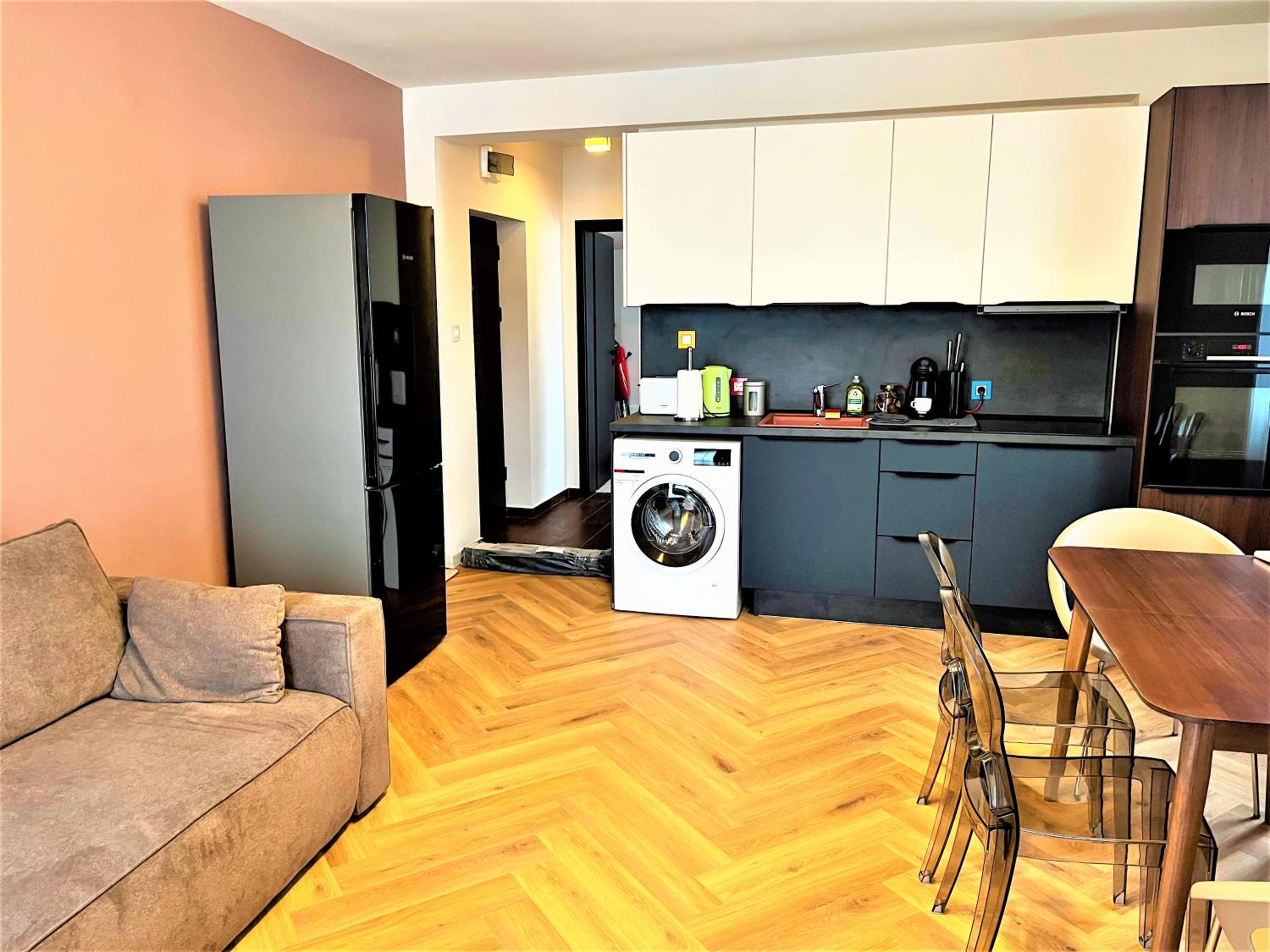 Bravo 5 Holiday Home