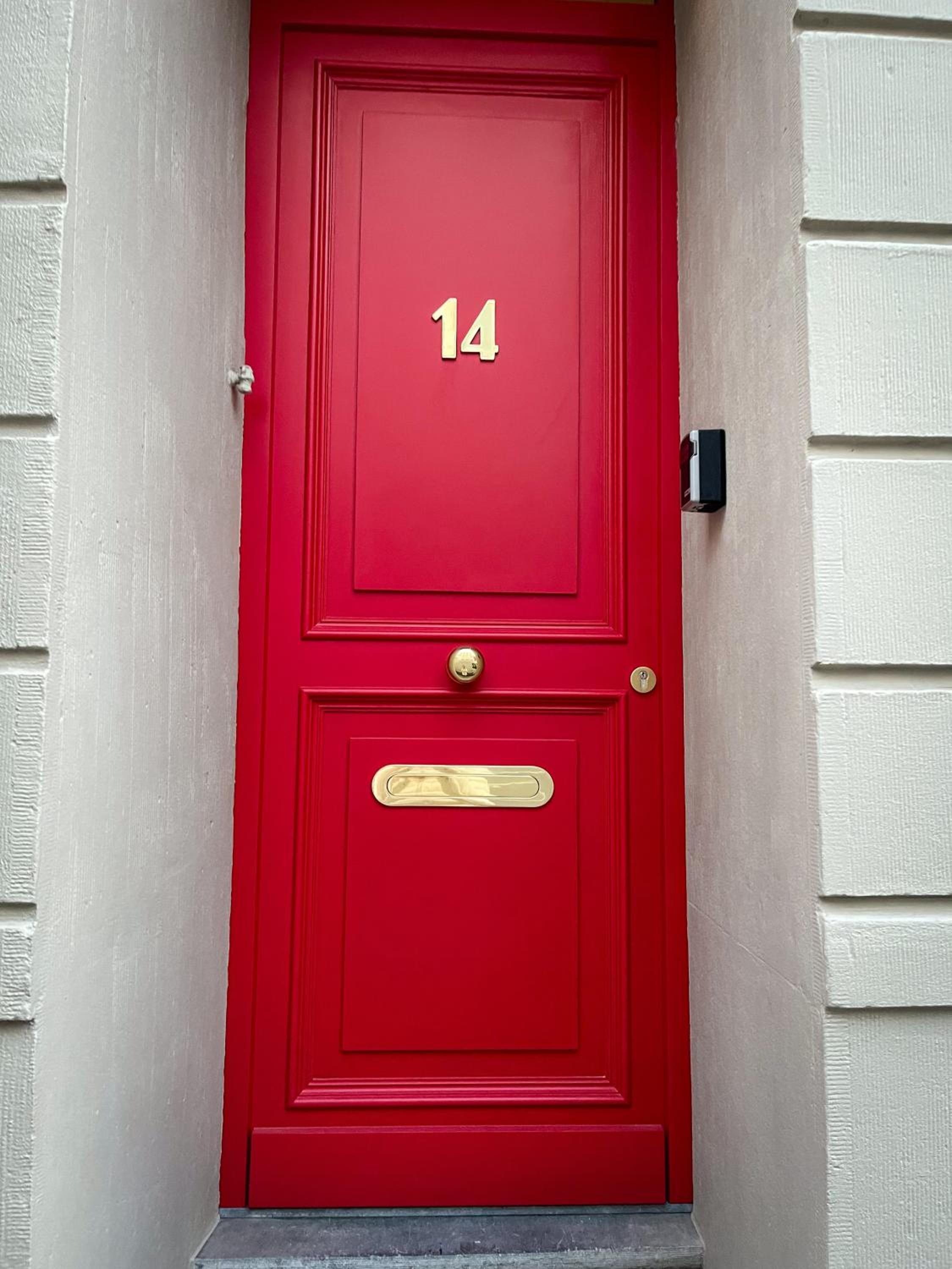 La Porte Rouge - The Red Door