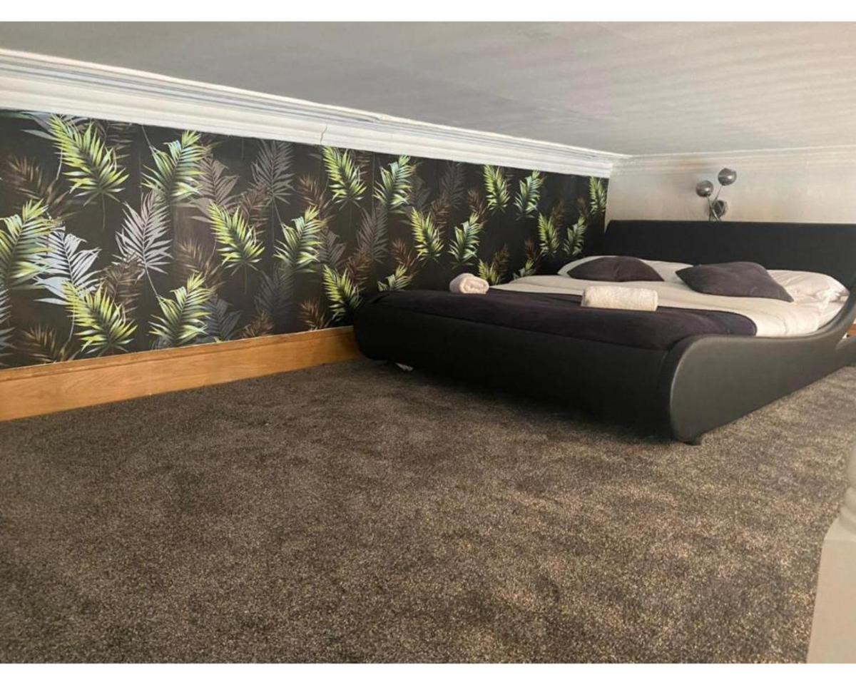 80 Inverness Terrace