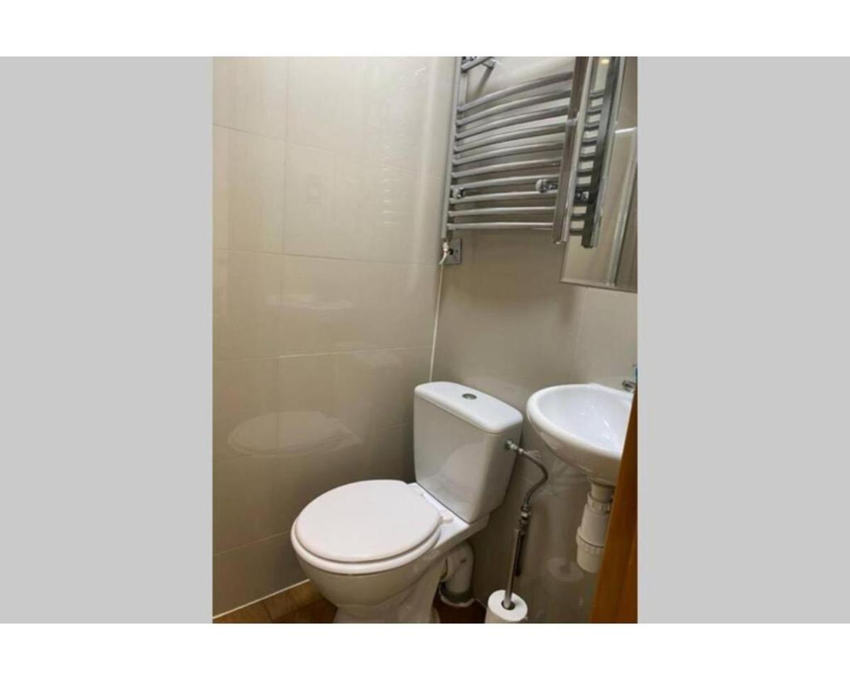 80 Inverness Terrace