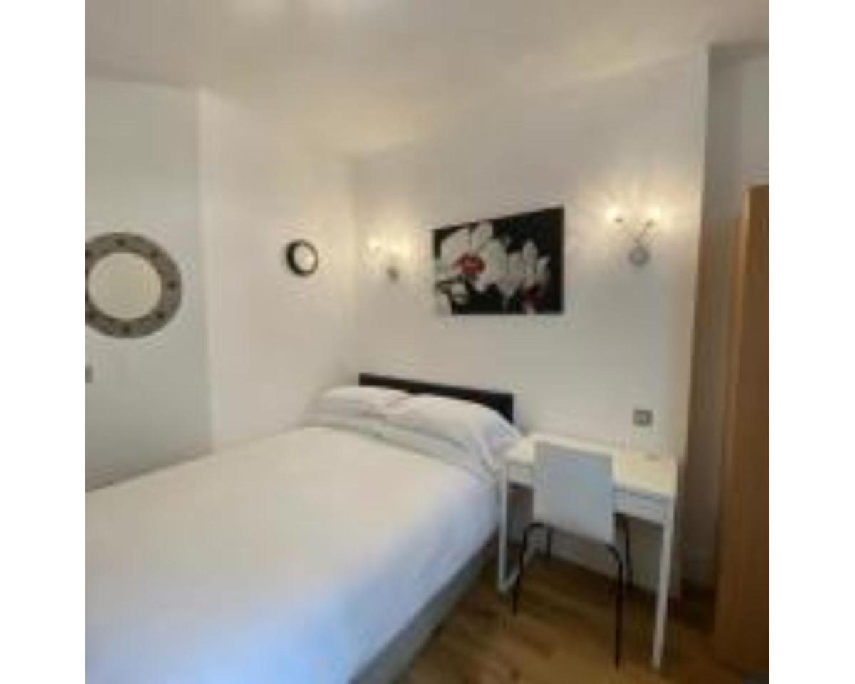 80 Inverness Terrace