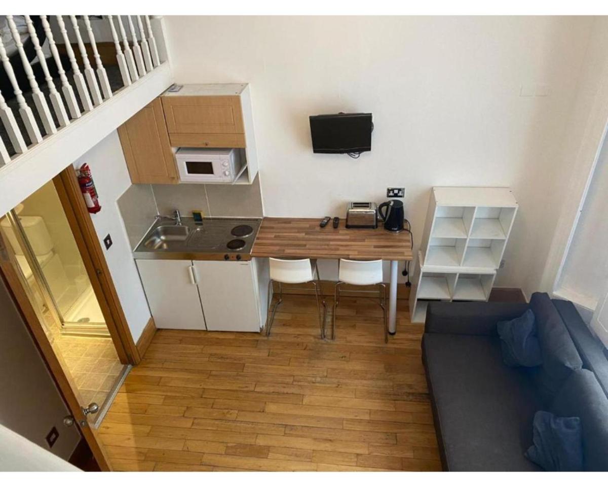 80 Inverness Terrace