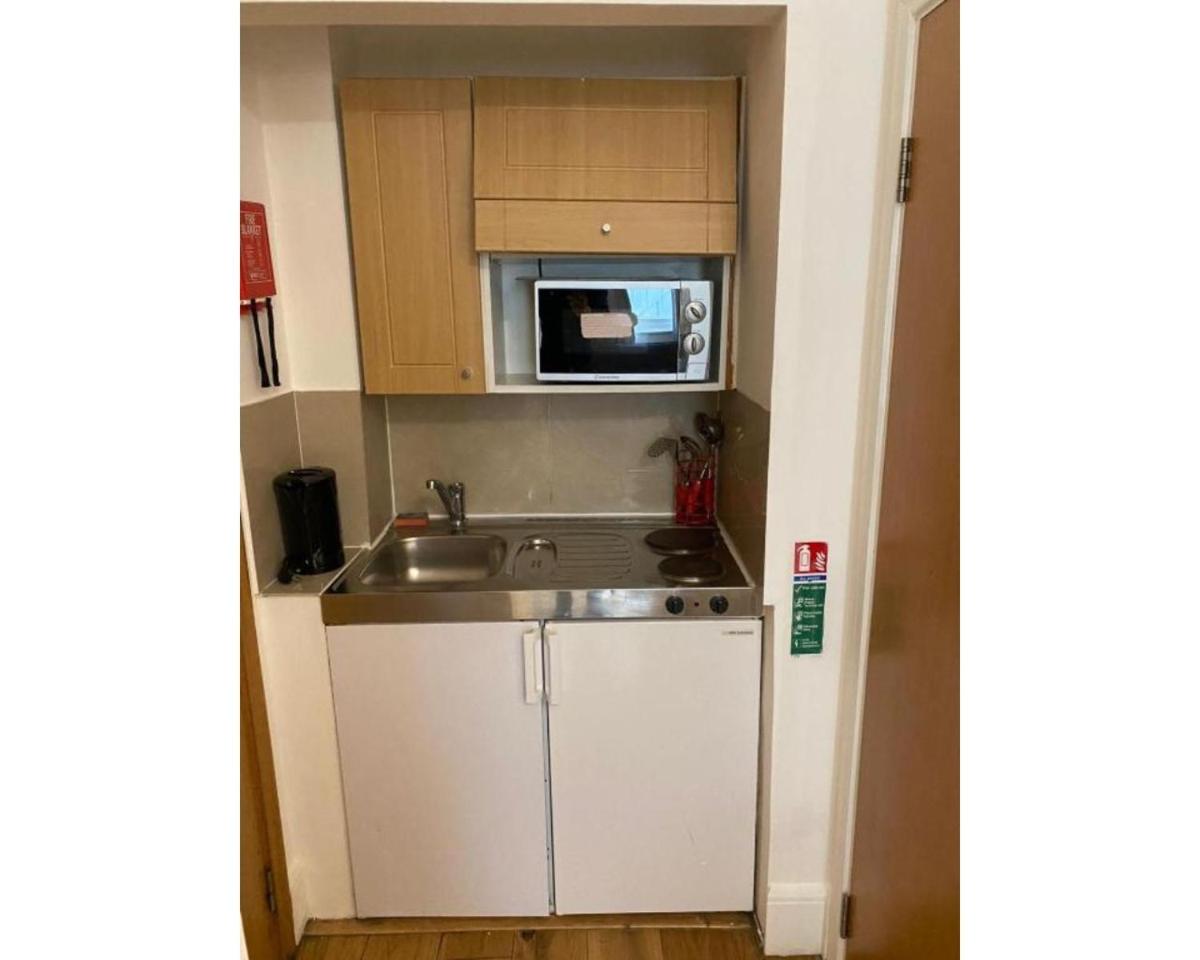 80 Inverness Terrace