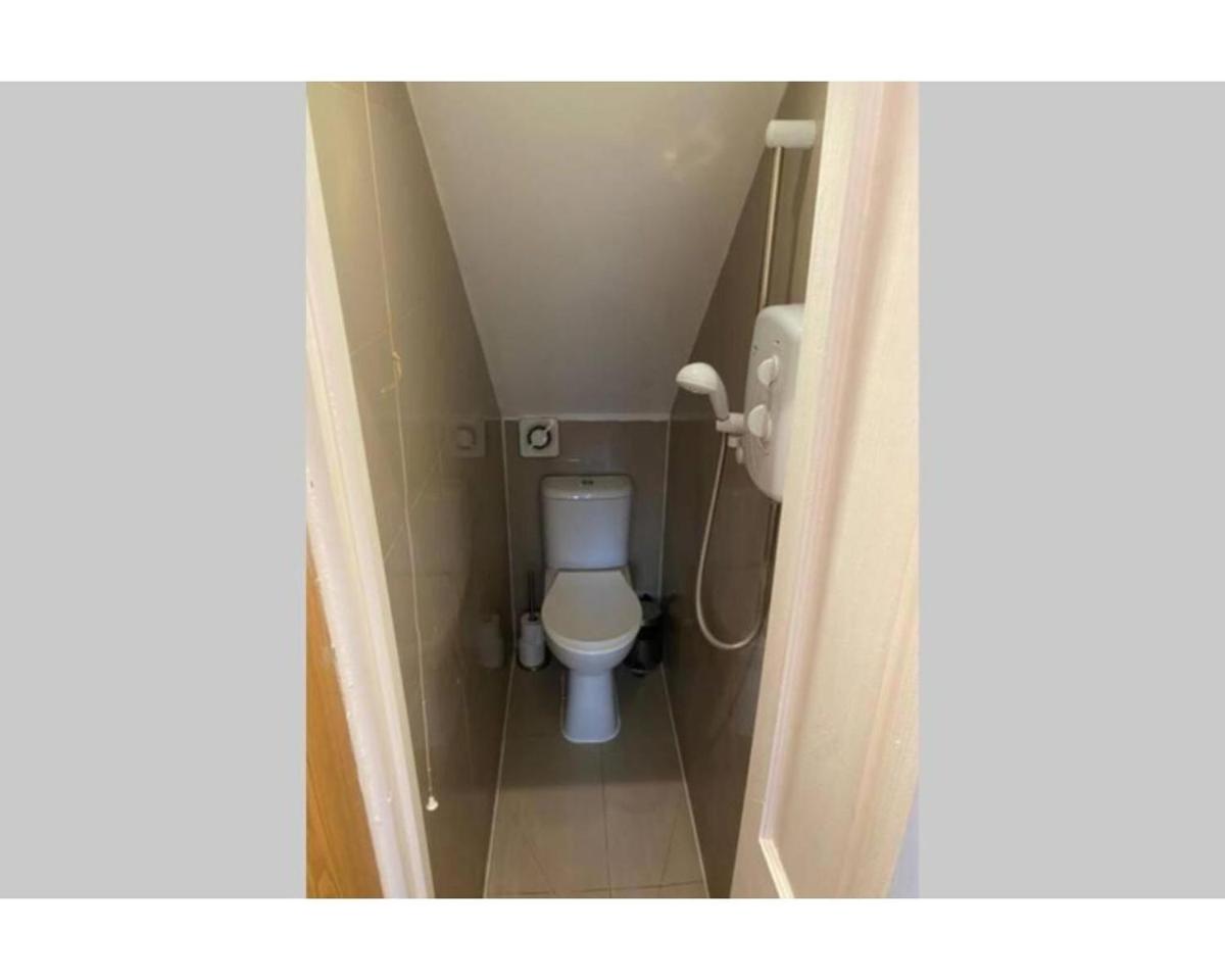 80 Inverness Terrace