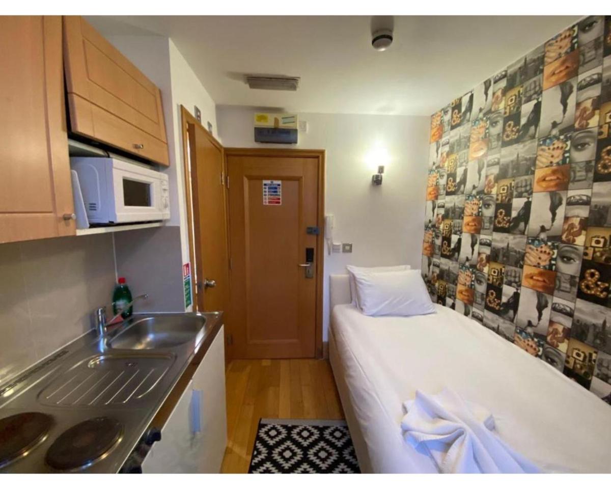 80 Inverness Terrace