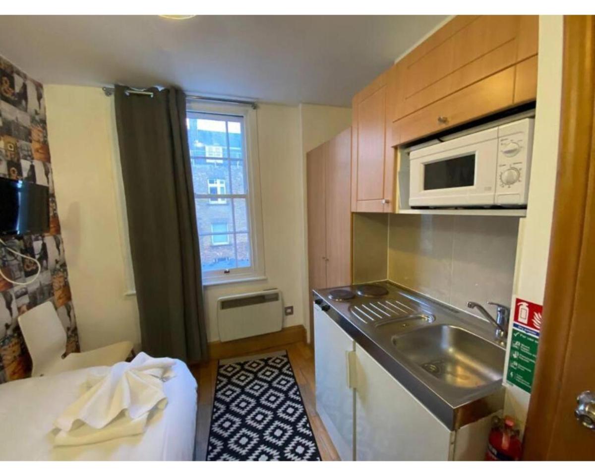 80 Inverness Terrace