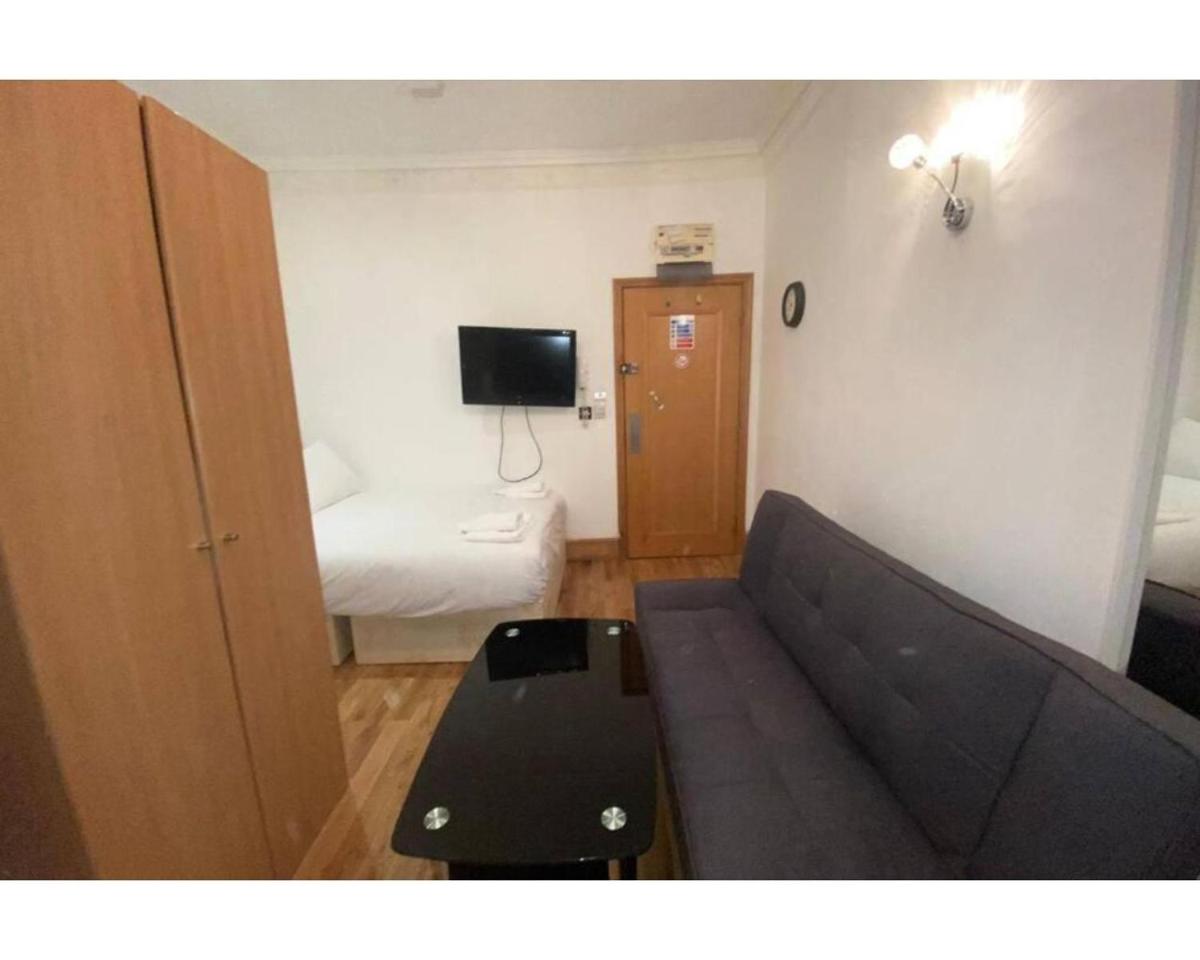 80 Inverness Terrace