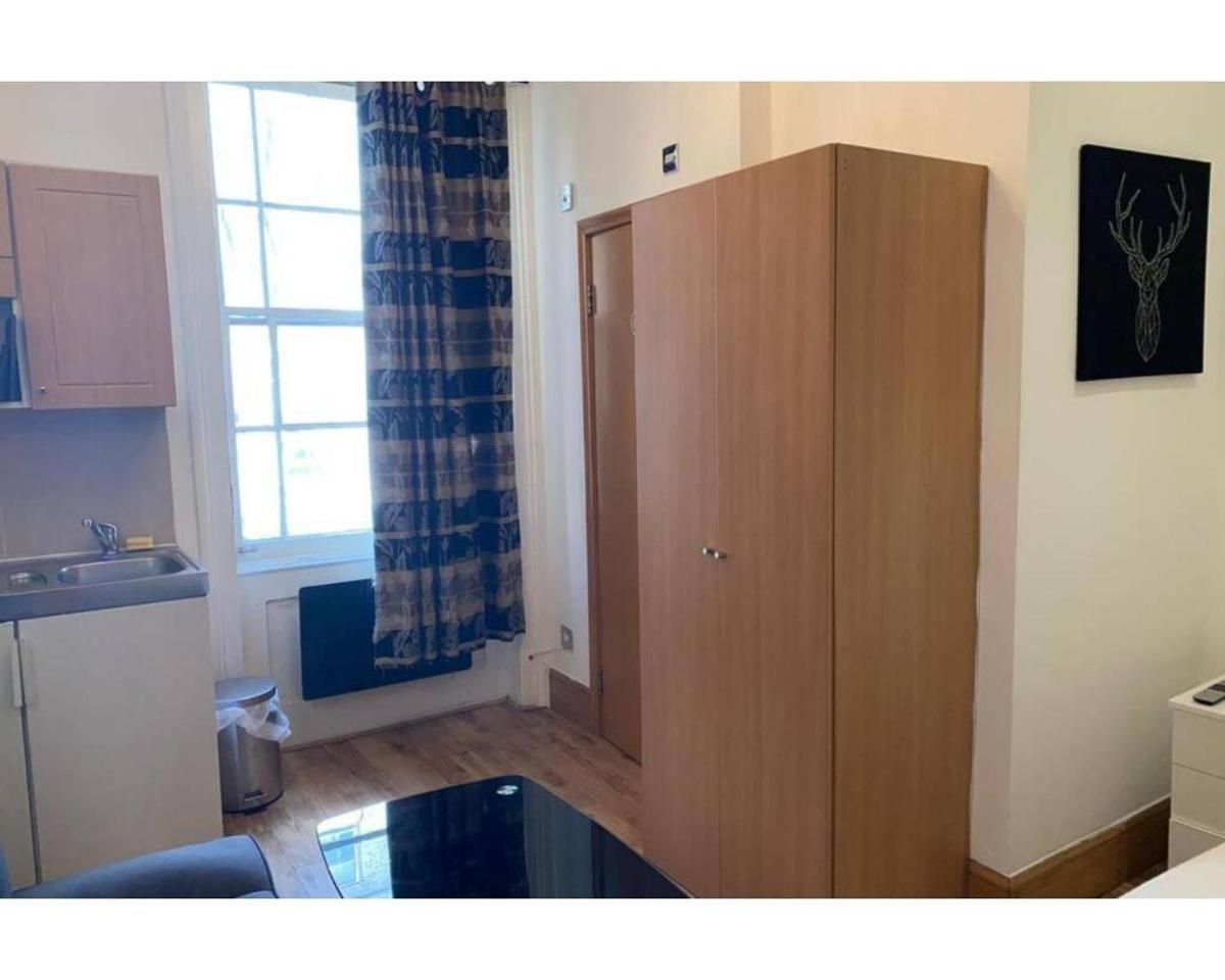 80 Inverness Terrace