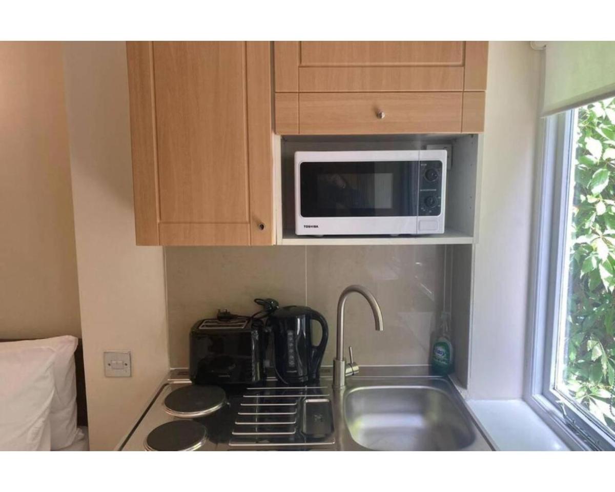 80 Inverness Terrace