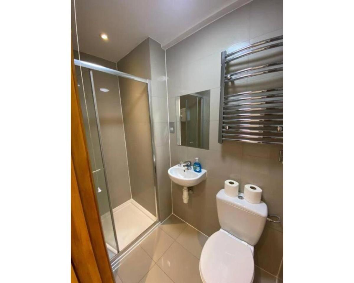 80 Inverness Terrace