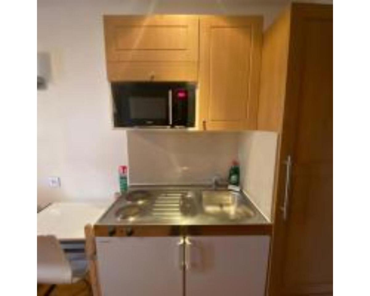 80 Inverness Terrace