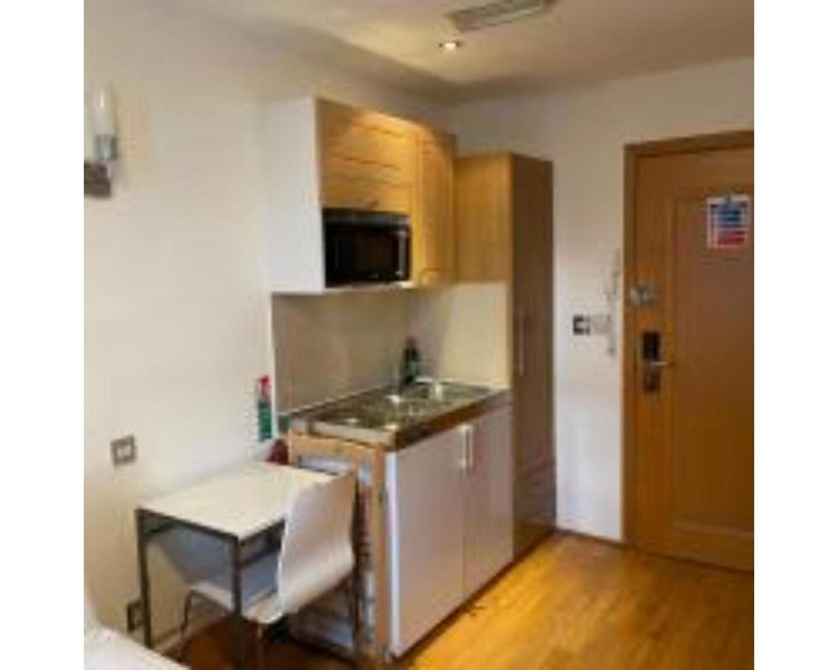 80 Inverness Terrace