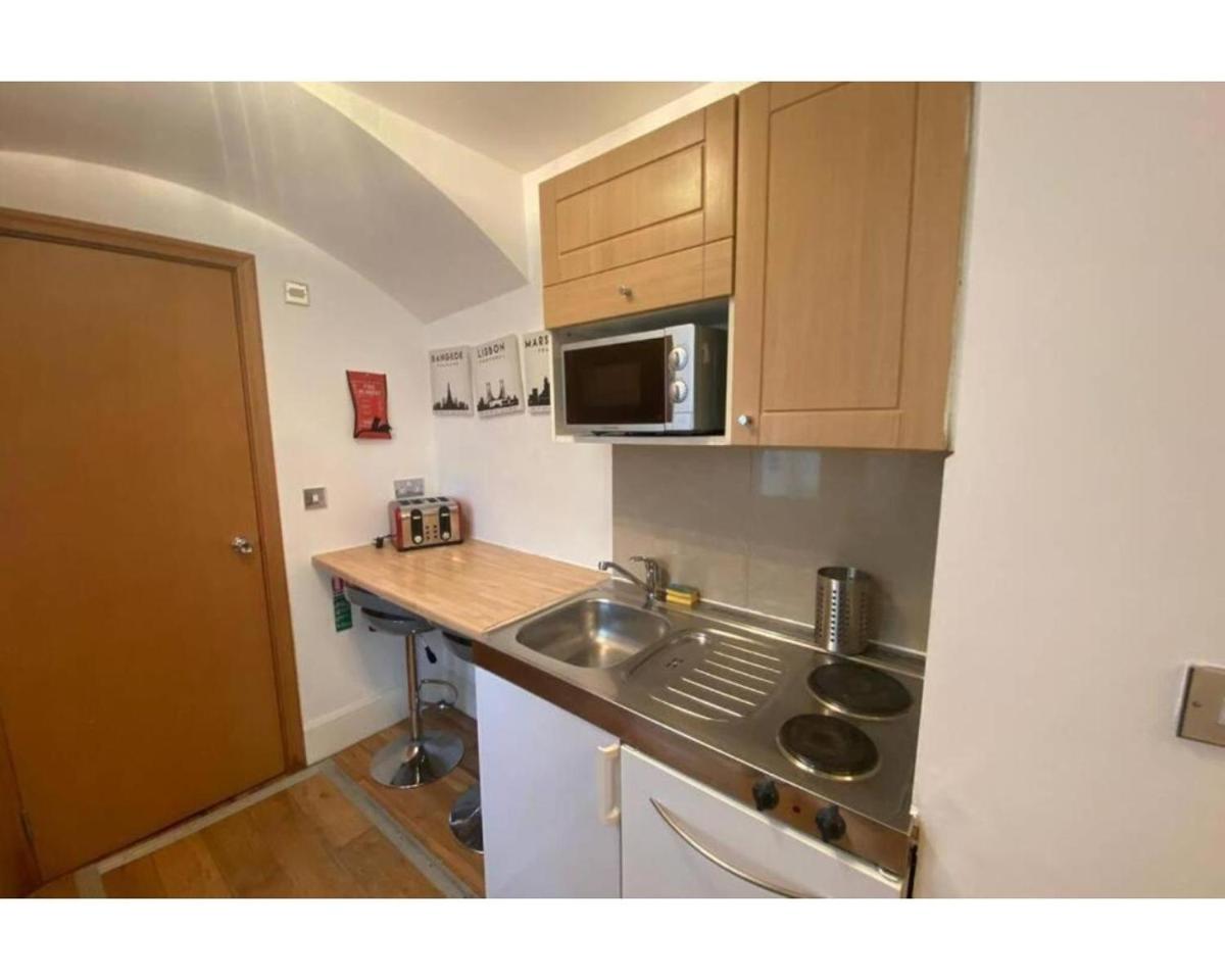 80 Inverness Terrace