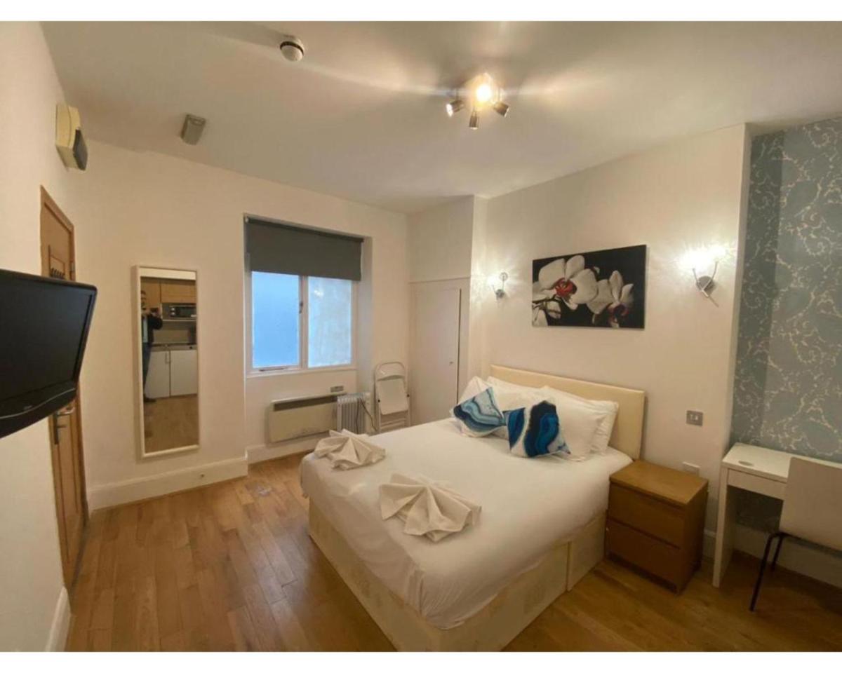 80 Inverness Terrace