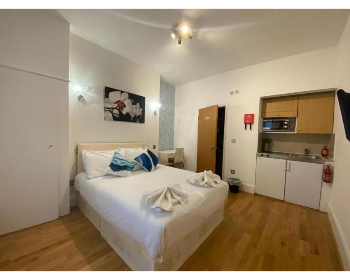 80 Inverness Terrace