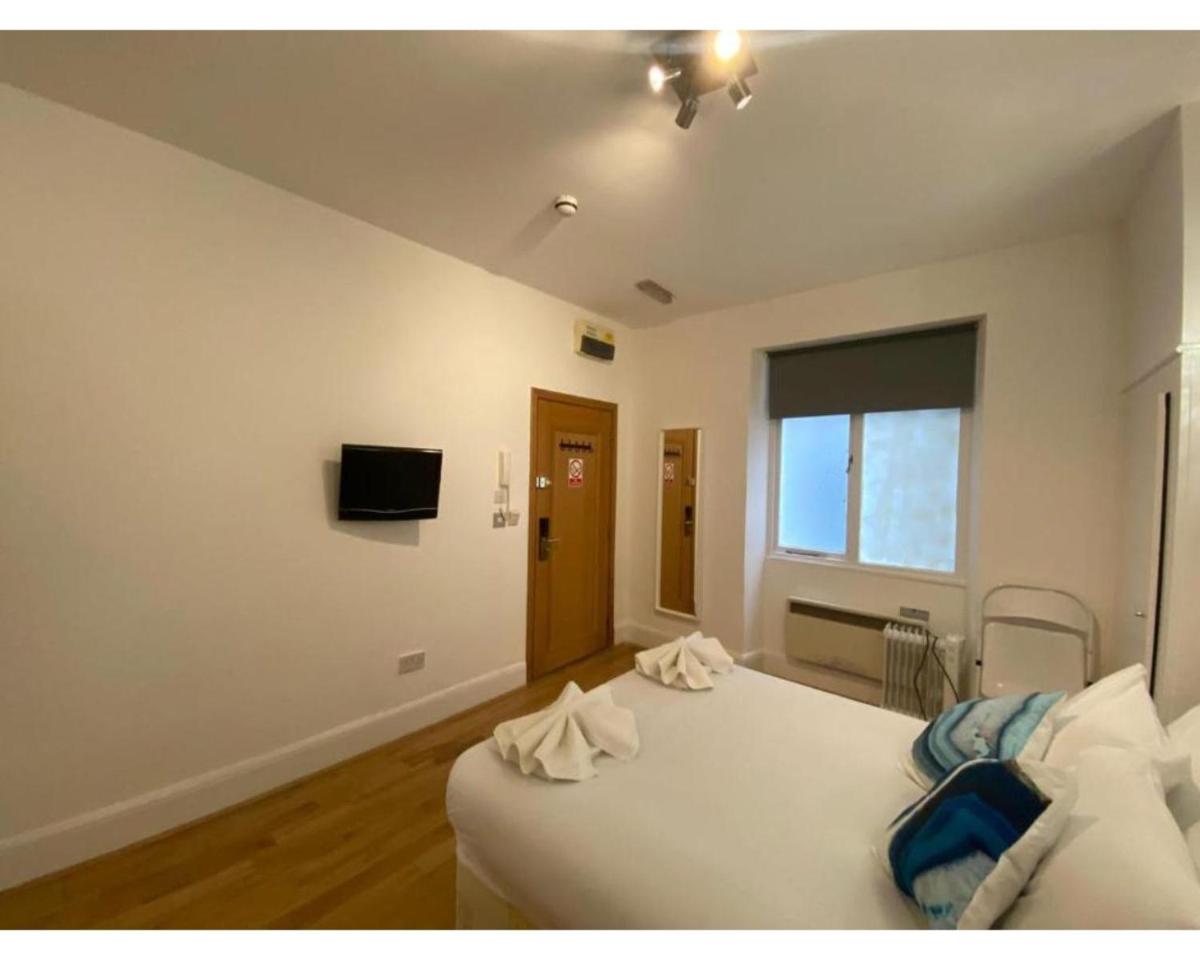 80 Inverness Terrace