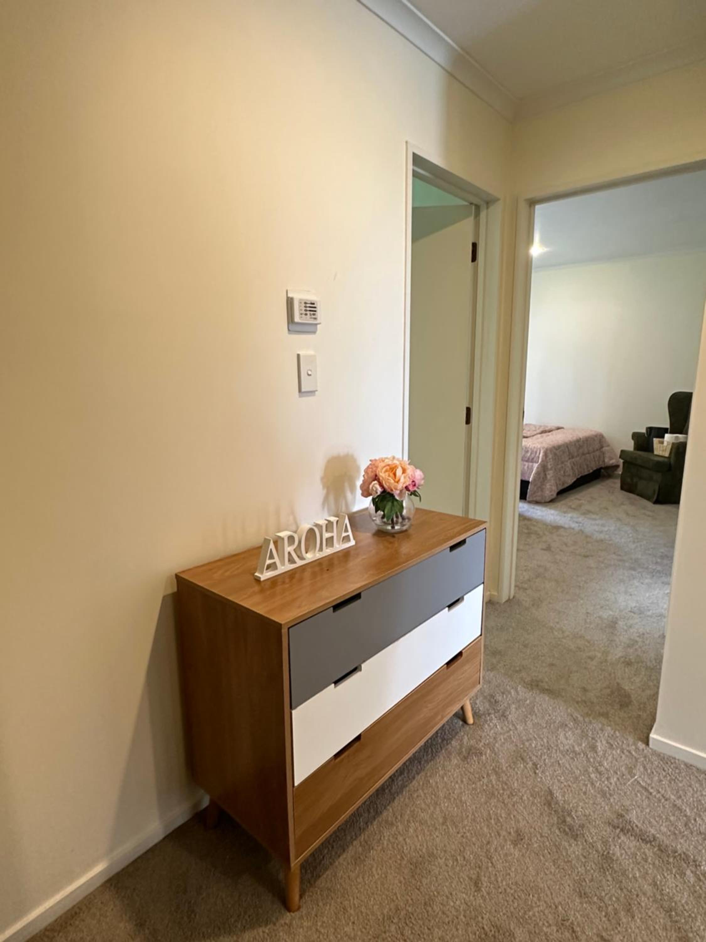Luxury stay near airport view 5