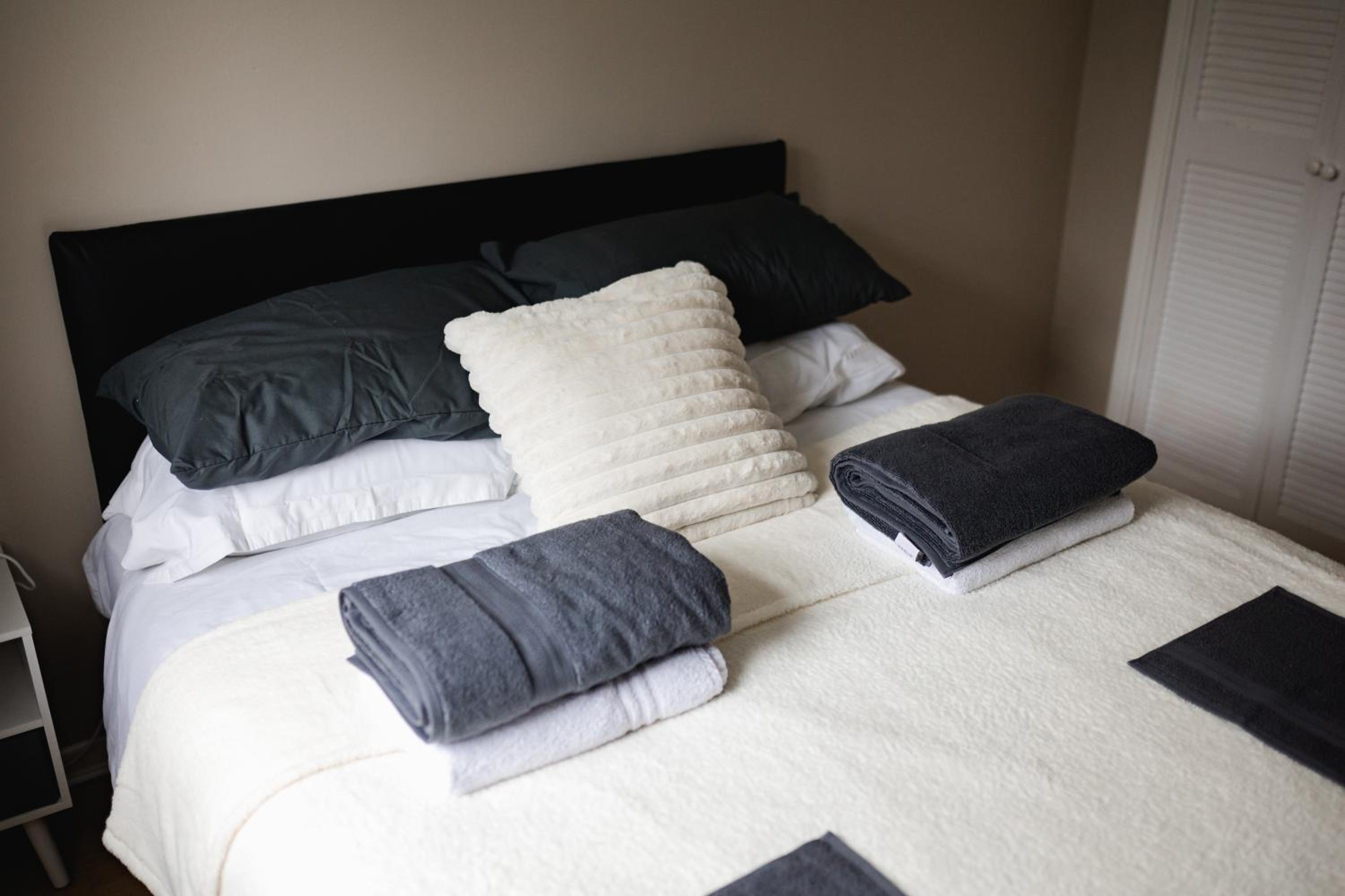Hullidays - Hymers Apartment view 5