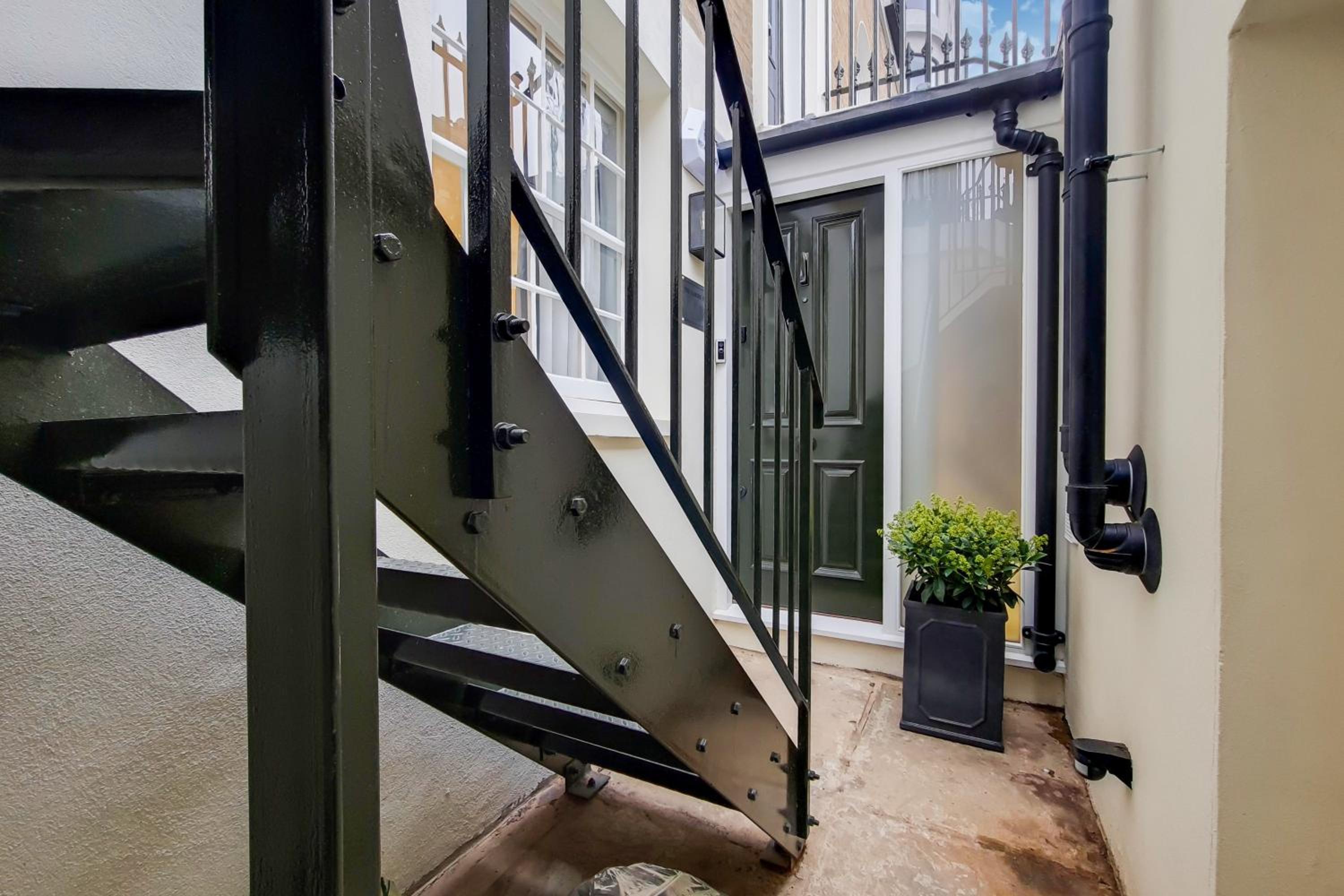 The Argyle Collection near Kings Cross St Pancras - by Short Stories London