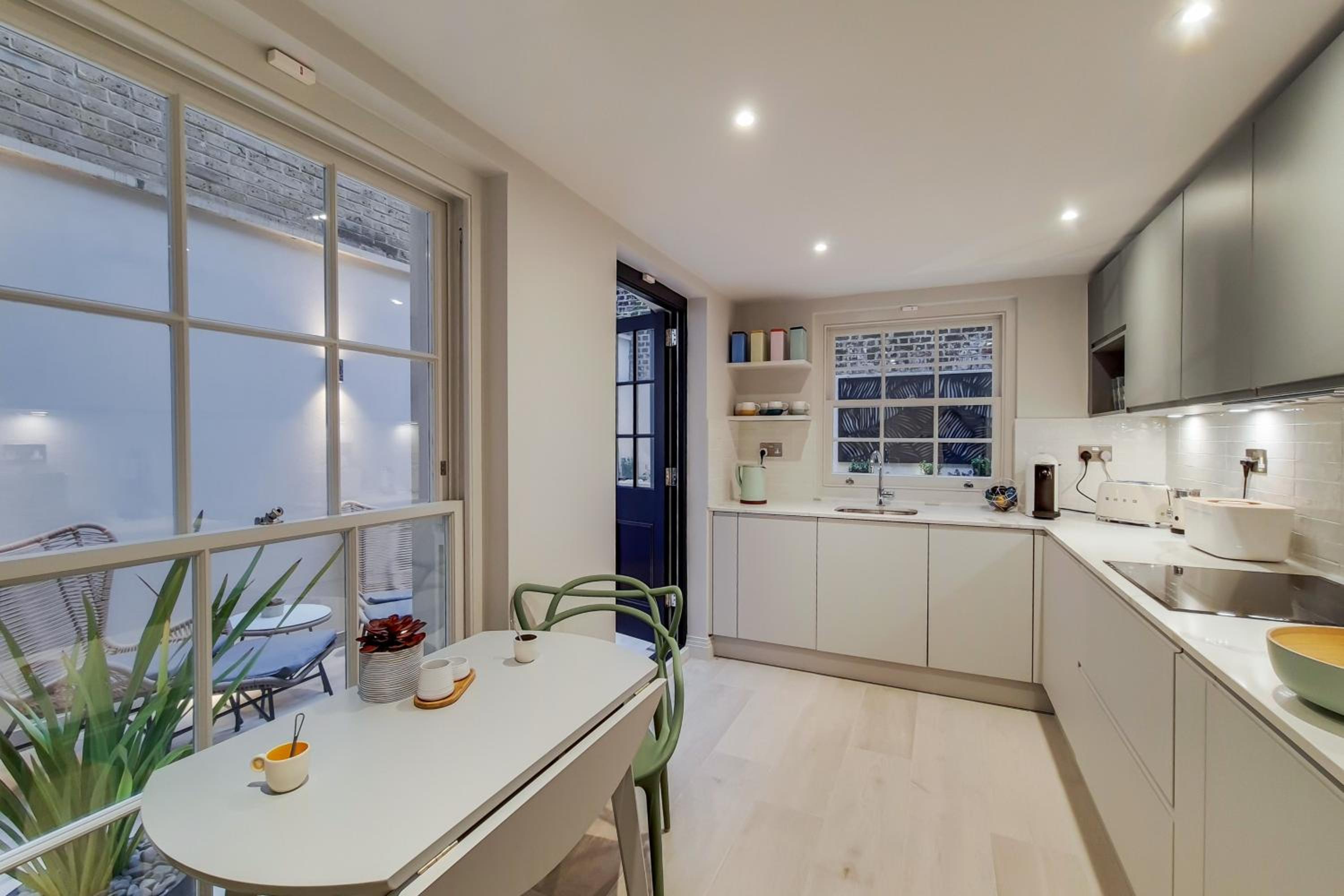 The Argyle Collection near Kings Cross St Pancras - by Short Stories London