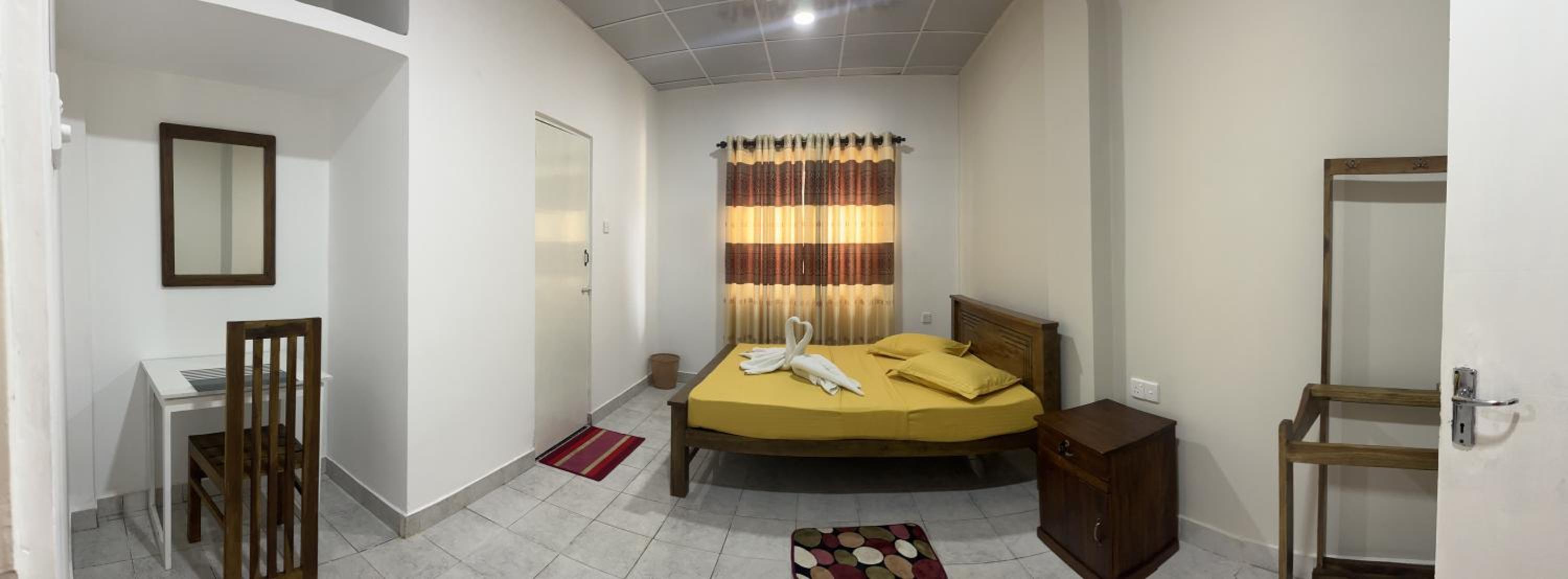 The Lake Round Guest House