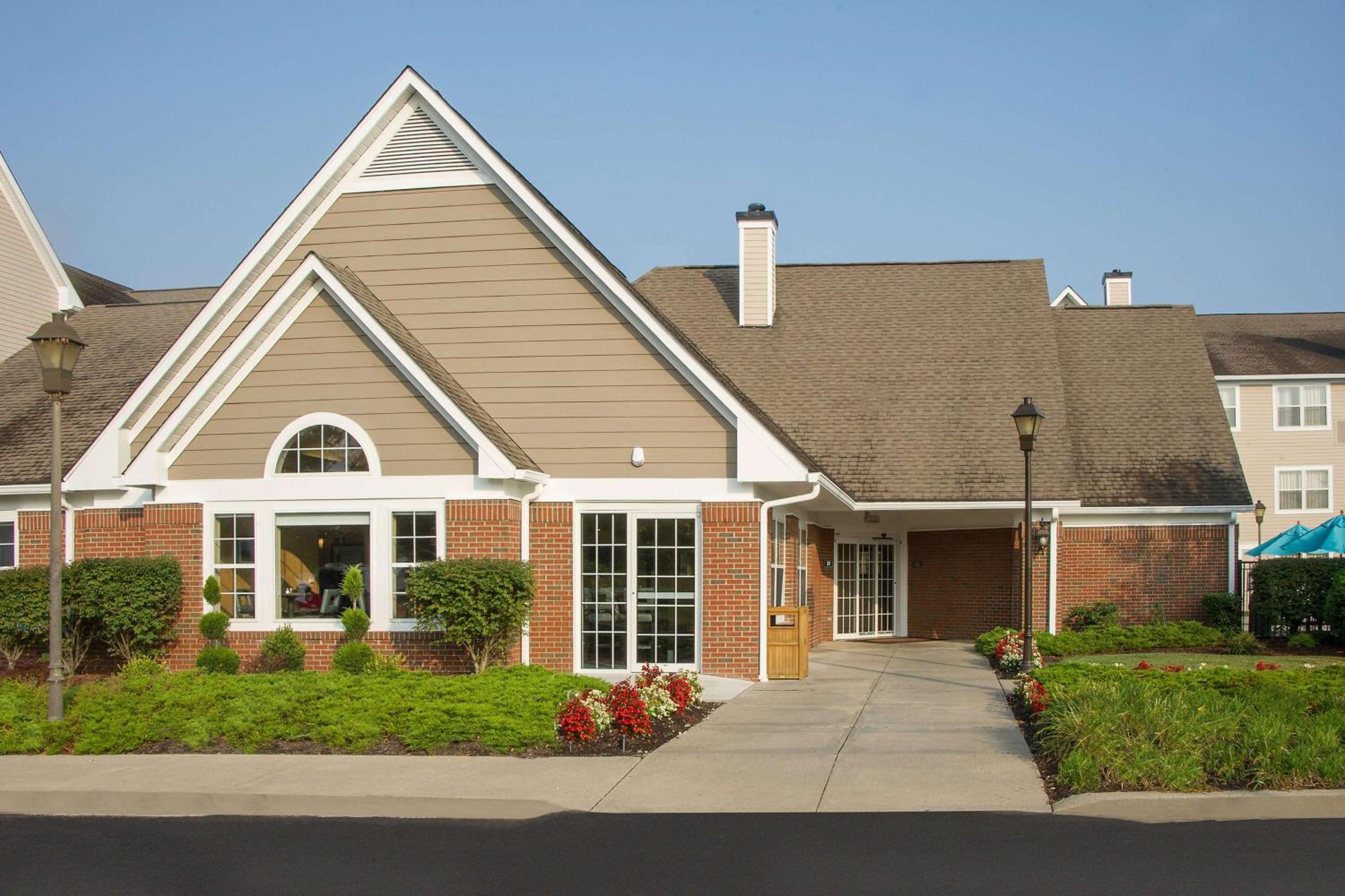 Hotel Sonesta ES Suites Charlottesville University - Image 1