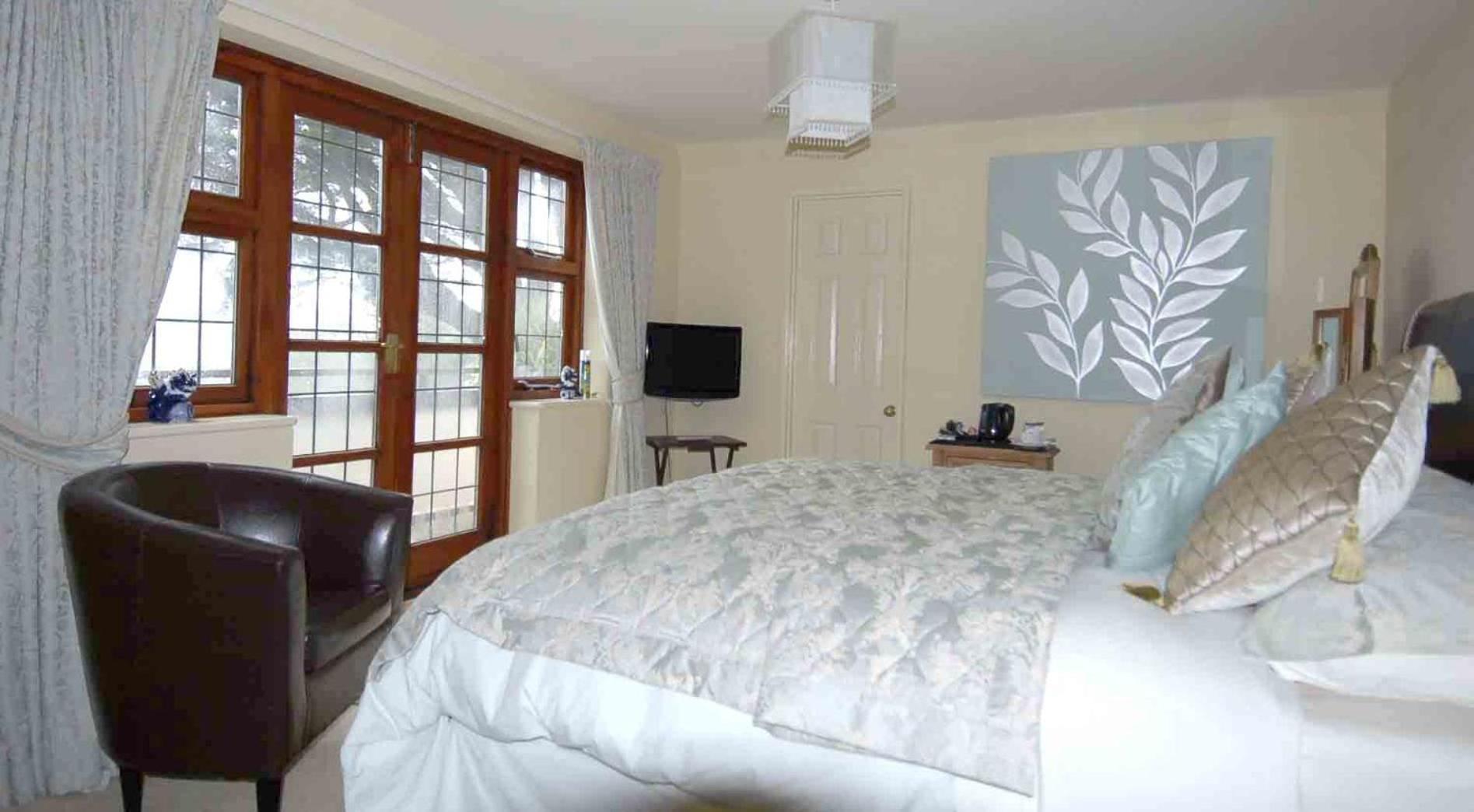 Cleavers Lyng 16th Century Country House view 2