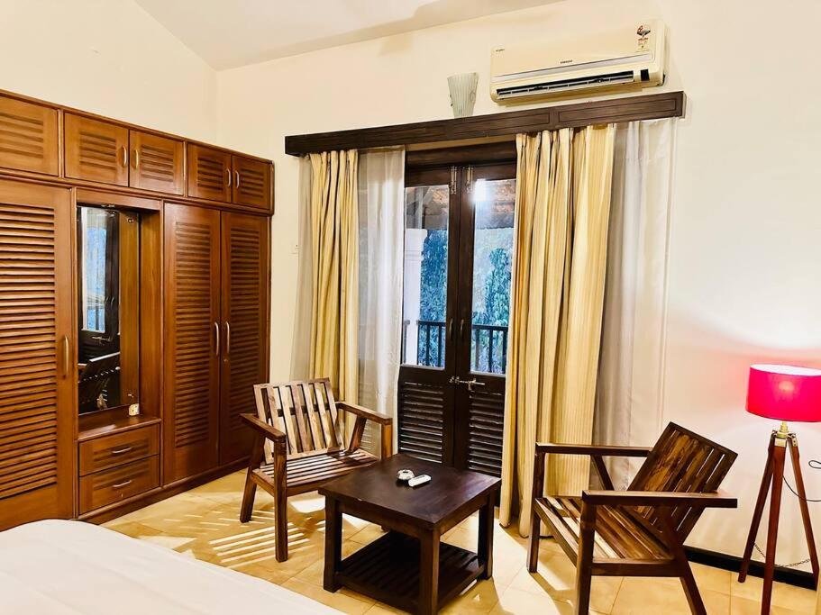 Waterfront Beach Villa In Baga with Private Pool view 2