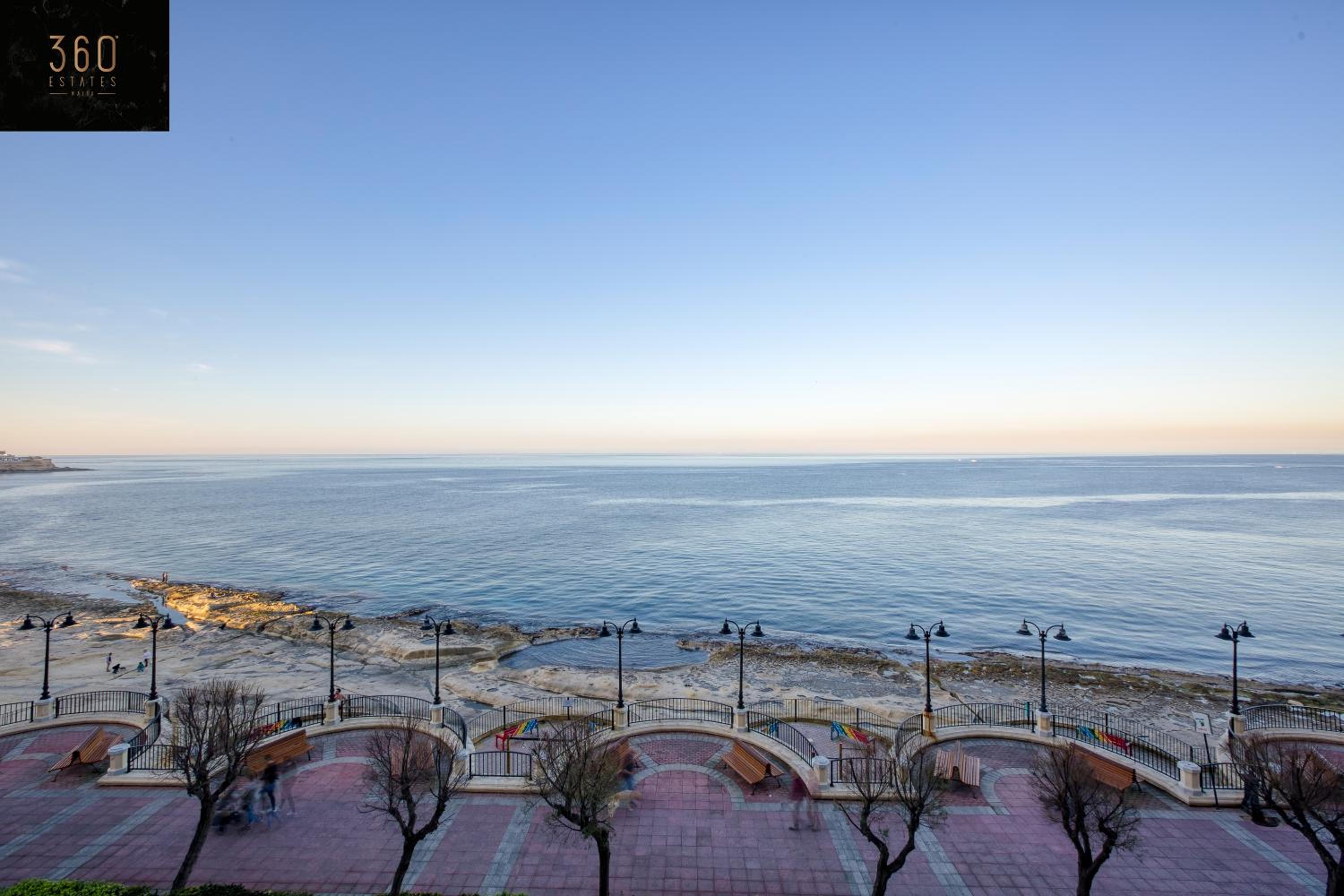Seafront APT in Sliema - Perfect for Relaxation BY 360 Estates view 4