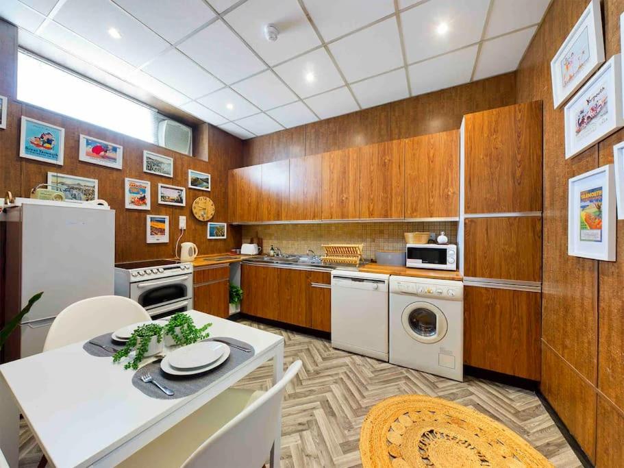 Spacious apartment with Sea Views on Great Yarmouth Seafront view 4
