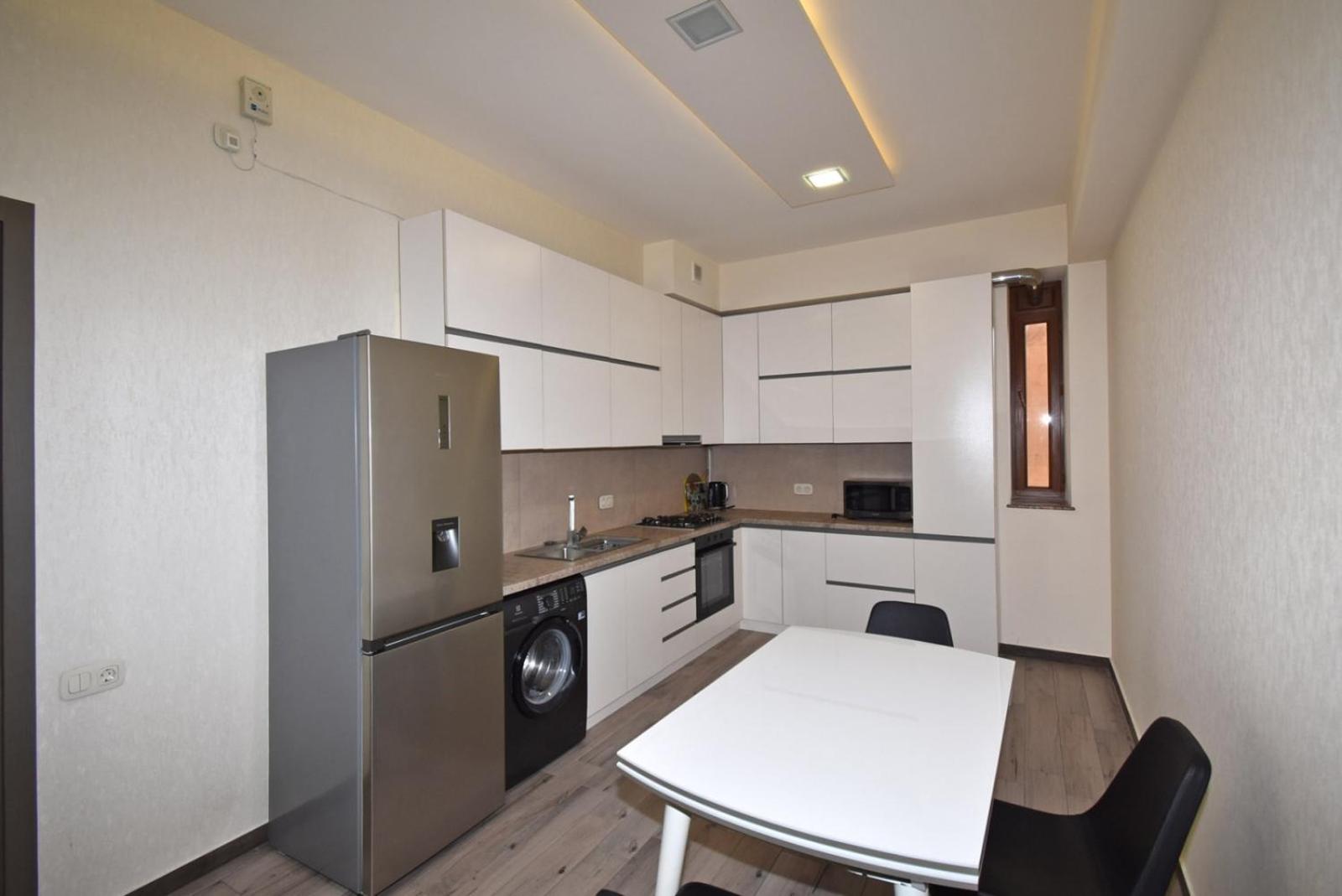 Prime Apartment 2 Bedrooms(115sq m) Buzand Street,New Building