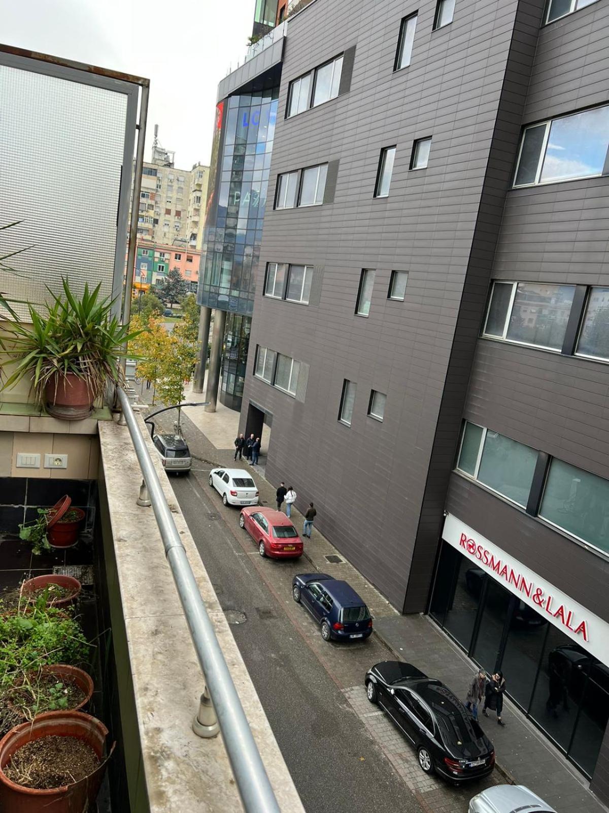 Leonard apartment